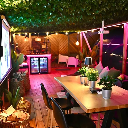 The Secret Garden Glamping Wexford Κάμπινγκ Ballintlea