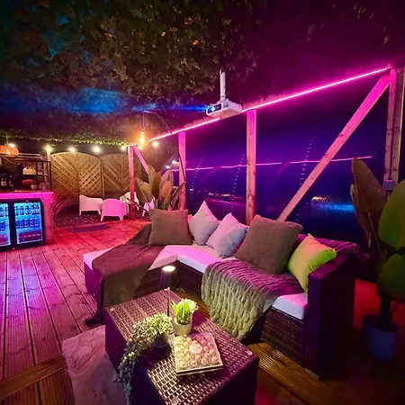 Κάμπινγκ The Secret Garden Glamping Wexford Ballintlea
