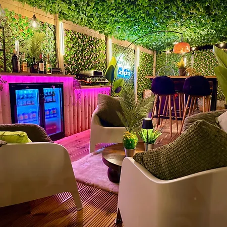 Κάμπινγκ The Secret Garden Glamping Wexford Ballintlea