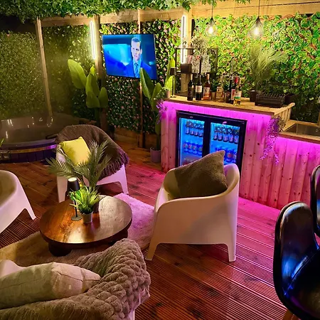 The Secret Garden Glamping Wexford * Ballintlea